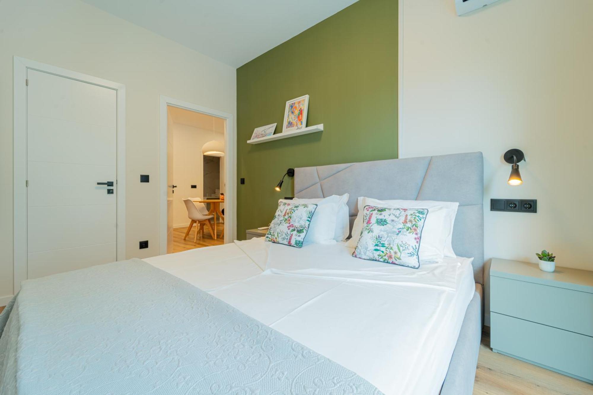 Casa Flores - 2 Bedroom, Lift, Ac, Car Parking - Extra 포르투 외부 사진